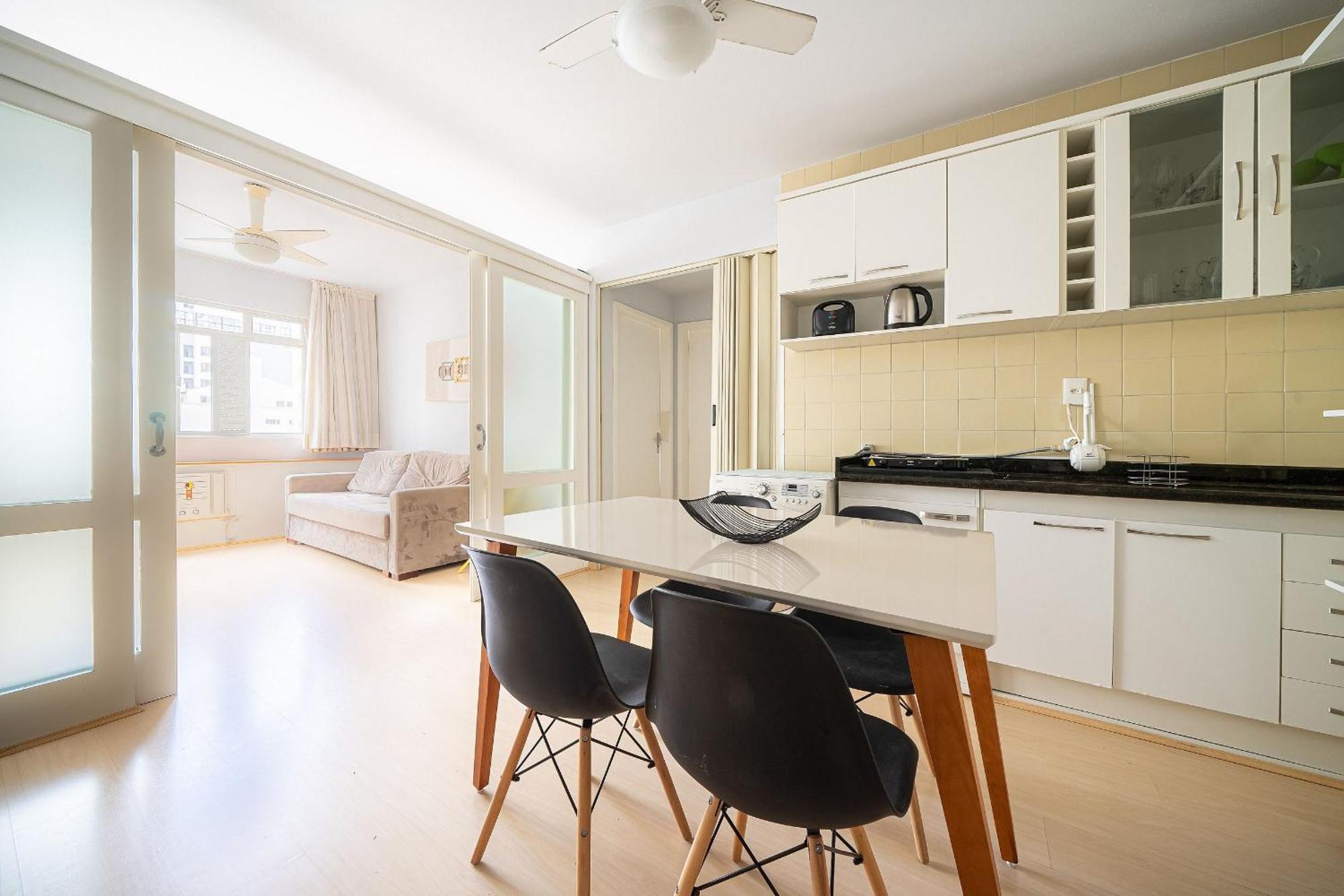 Apartment Apto Moderno No Centro De Bc, 300m Do Mar Ecp055
